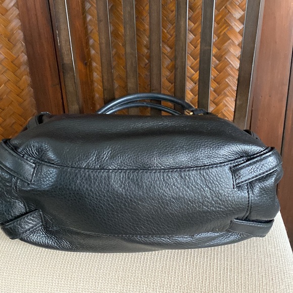 MICHAEL KORS - Black Pebble Leather Hobo Gold buckles - Picture 6 of 9